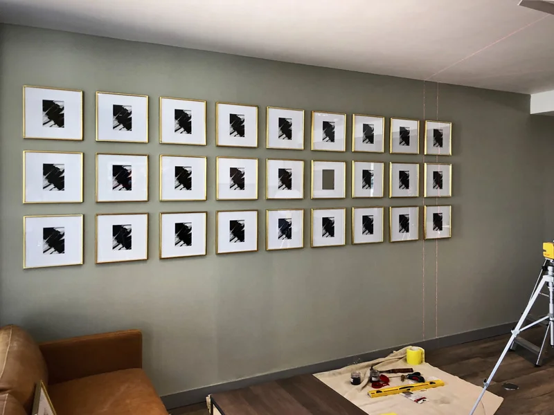 case study - the grid of identical frames - slide 3